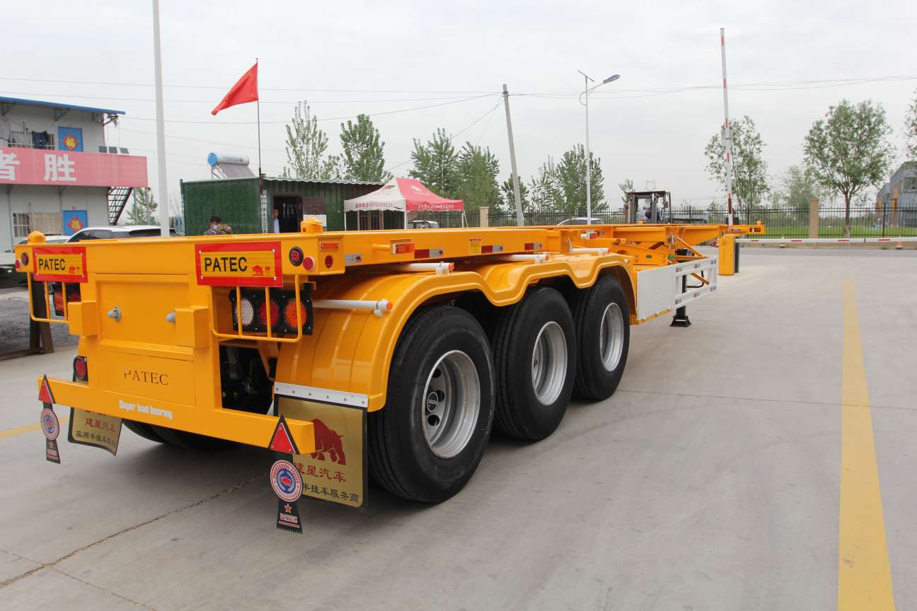 集装箱骨架半挂车